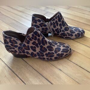 Women’s small heel ankle boots